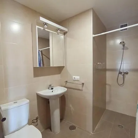 Chalet Con Jardin En Cantabria Solorzano