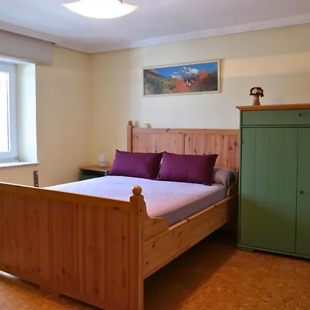 Chalet Con Jardin En Cantabria Solorzano